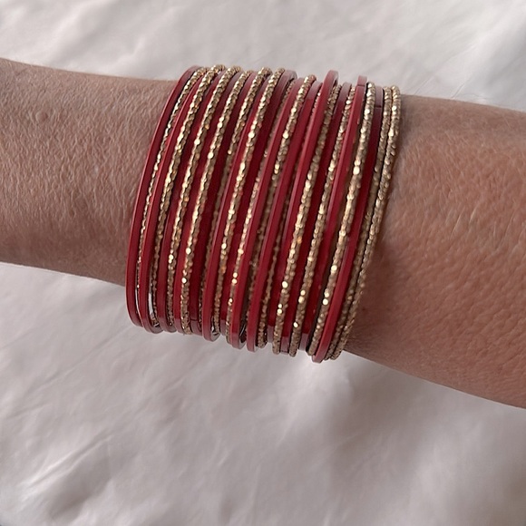 Charlotte Daniel New Bangle Set Red and Gold Bangles Thin (26 pcs) - Picture 2 of 12